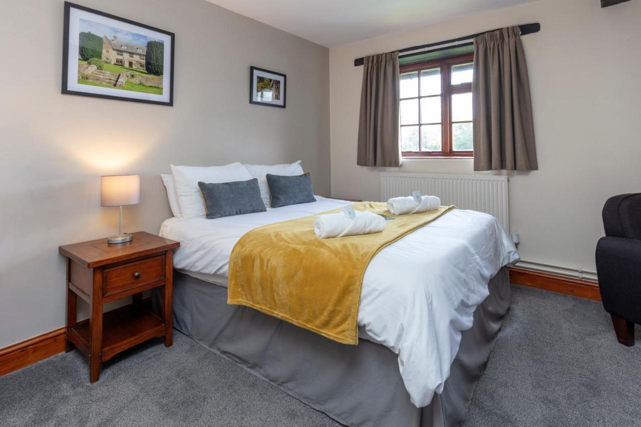 Charney Manor Country house